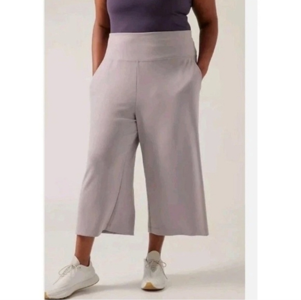 Athleta Seasoft Wide Crop Pant Size XL